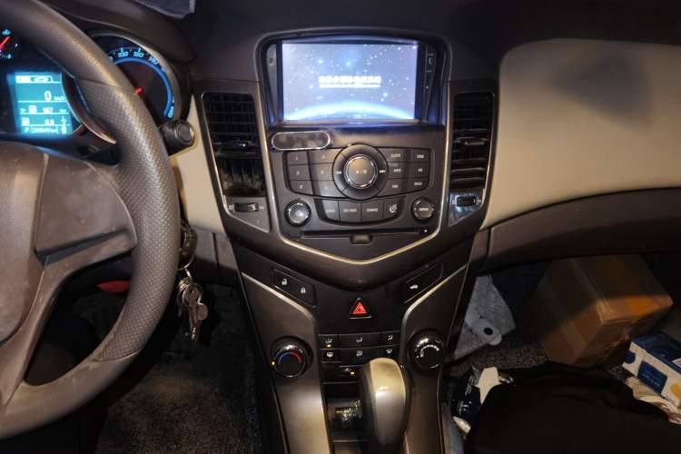 Used Chevrolet Cruze 2015 1.5L Classic SE AT Audio And AC Panel
