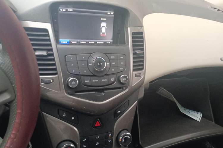 Used Chevrolet Cruze 2015 1.5L Classic SE MT Audio And AC Panel