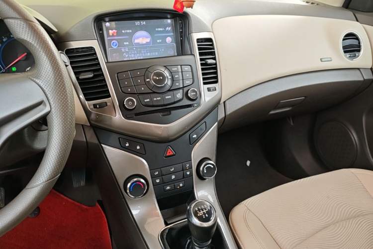 Used Chevrolet Cruze 2015 1.5L Classic SE MT Audio And AC Panel