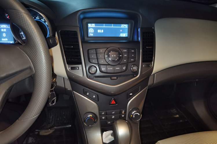 Used Chevrolet Cruze 2015 1.5L Classic SE AT Audio And AC Panel