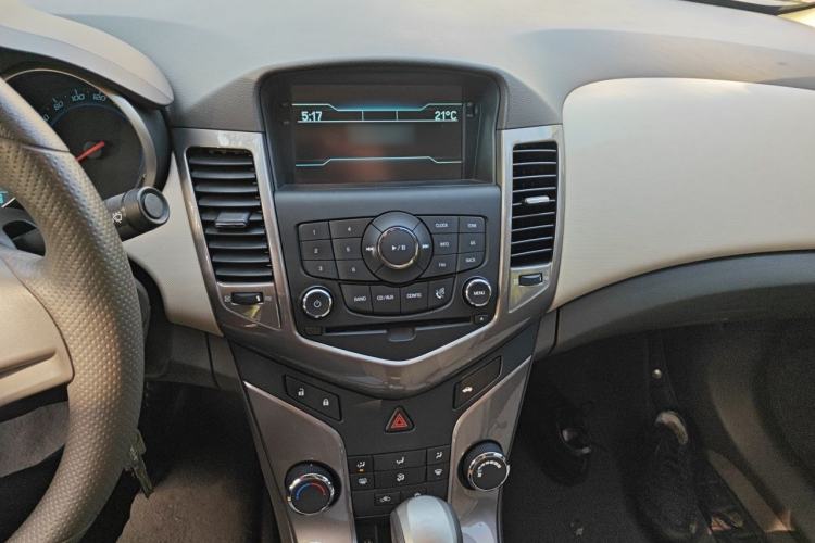 Used Chevrolet Cruze 2015 1.5L Classic SE AT Audio And AC Panel
