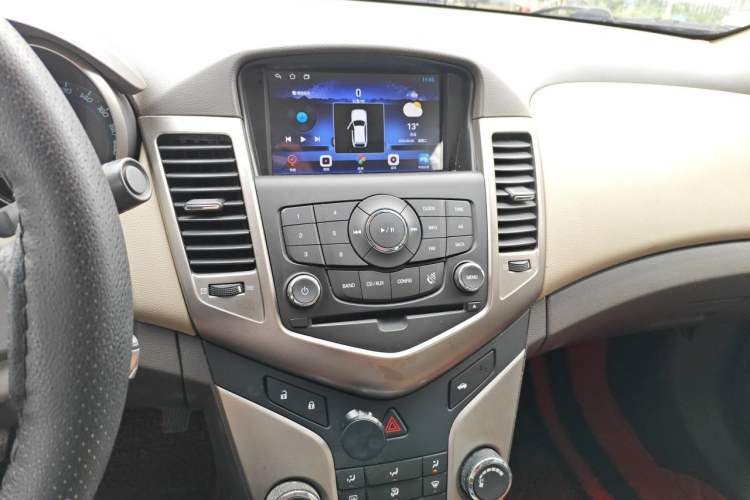 Used Chevrolet Cruze 2015 1.5L Classic SE MT Audio And AC Panel