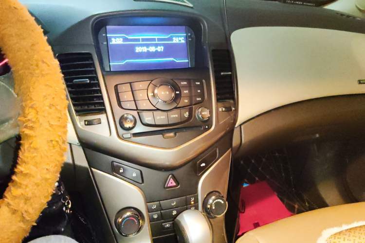 Used Chevrolet Cruze 2015 1.5L Classic SE AT Audio And AC Panel