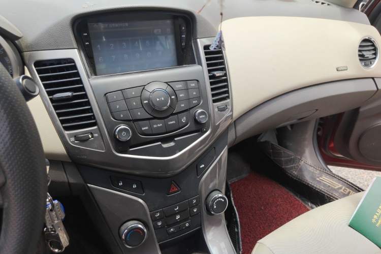 Used Chevrolet Cruze 2015 1.5L Classic SE MT Audio And AC Panel
