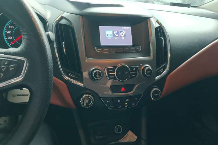 Used Chevrolet Cruze 2015 1.5L Manual Elite Edition Audio And AC Panel