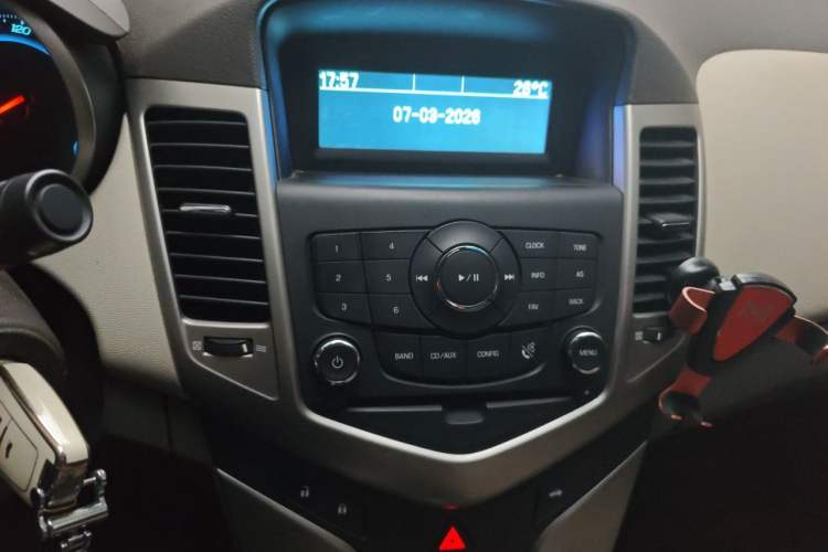 Used Chevrolet Cruze 2015 1.5L Classic SL MT Audio And AC Panel