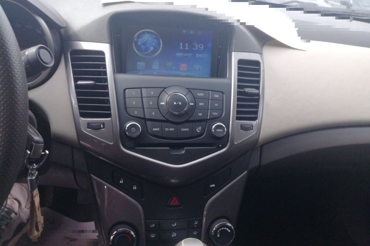 Used Chevrolet Cruze 2015 1.5L Classic SE AT Audio And AC Panel