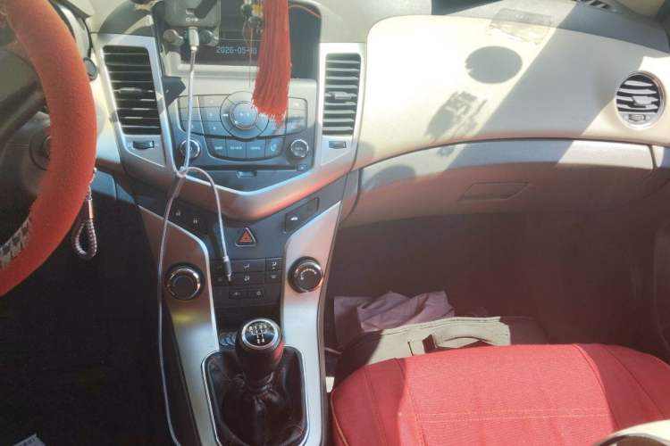 Used Chevrolet Cruze 2015 1.5L Classic SL MT Audio And AC Panel