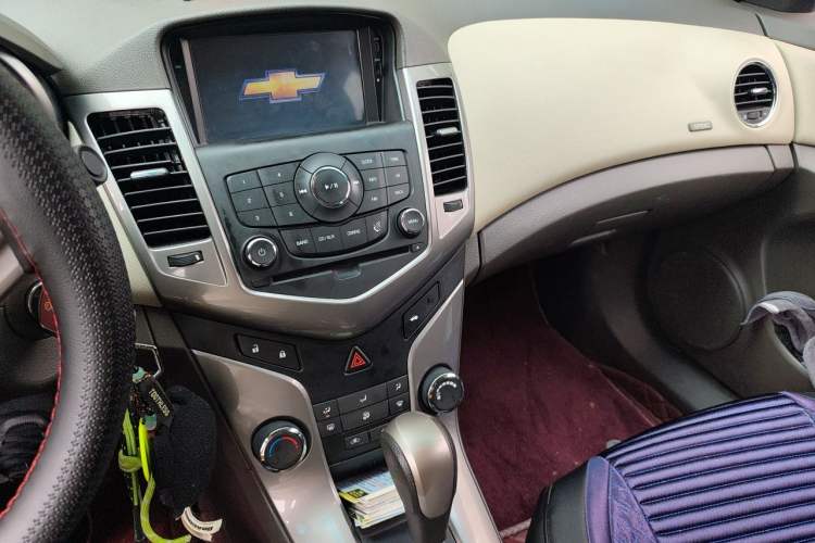 Used Chevrolet Cruze 2015 1.5L Classic SE AT Audio And AC Panel