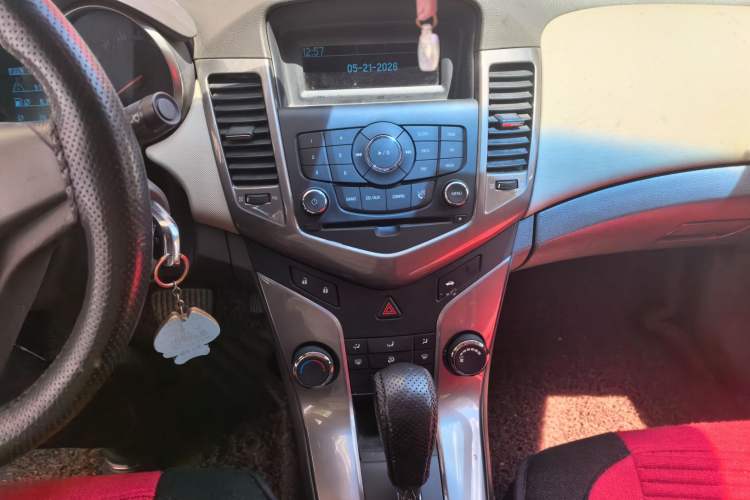 Used Chevrolet Cruze 2015 1.5L Classic SE AT Audio And AC Panel