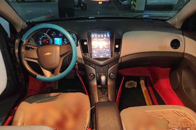 Used Chevrolet Cruze 2015 1.5L Classic SE AT Center Console
