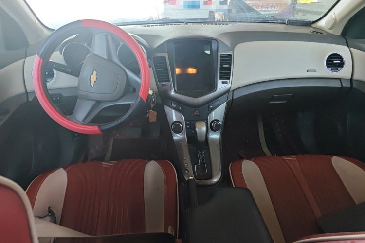 Used Chevrolet Cruze 2015 1.5L Classic SE AT Center Console
