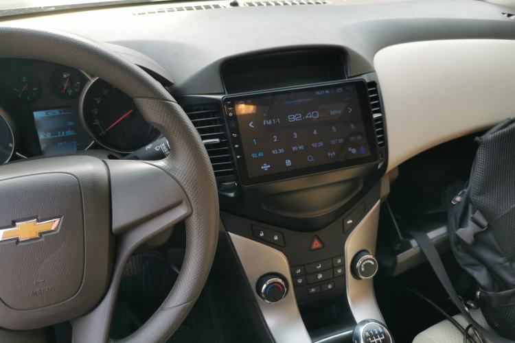 Used Chevrolet Cruze 2015 1.5L Classic SL MT Center Console