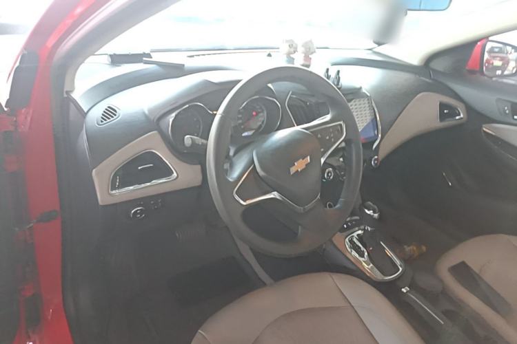 Used Chevrolet Cruze 2015 1.5L Automatic Luxury Edition Center Console