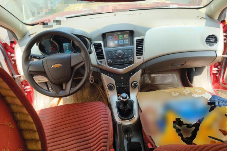 Used Chevrolet Cruze 2015 1.5L Classic SL MT Center Console
