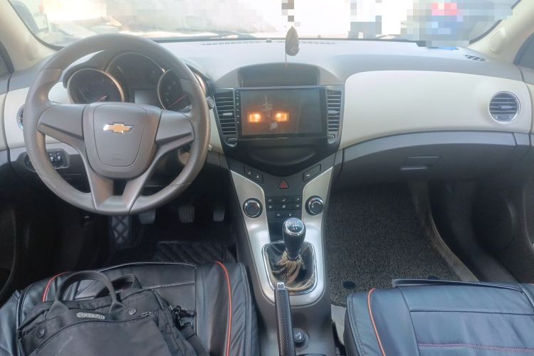 Used Chevrolet Cruze 2015 1.5L Classic SL MT Center Console