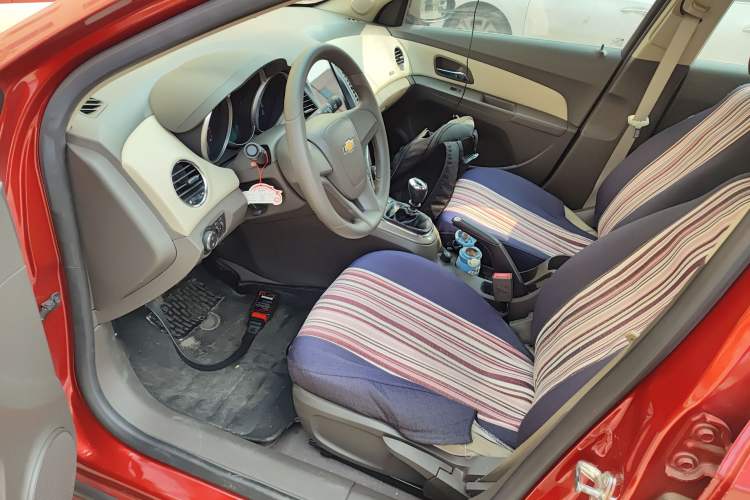 Used Chevrolet Cruze 2015 1.5L Classic SE MT Driver Seat