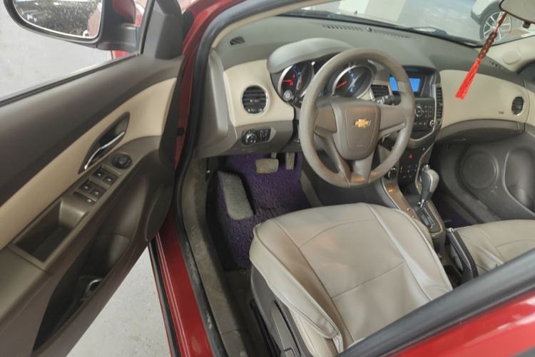 Used Chevrolet Cruze 2015 1.5L Classic SE AT Driver Seat