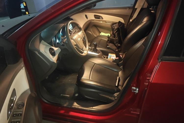 Used Chevrolet Cruze 2015 1.5L Classic SL MT Driver Seat
