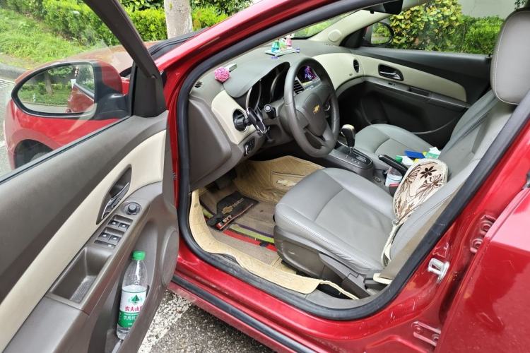 Used Chevrolet Cruze 2015 1.5L Classic SE AT Driver Seat