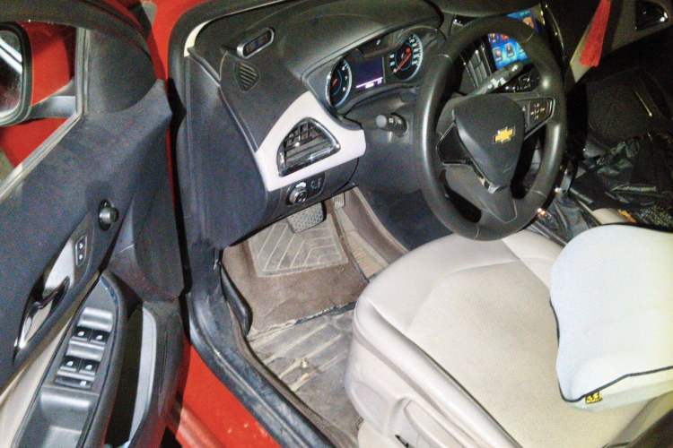 Used Chevrolet Cruze 2015 1.5L Automatic Luxury Edition Driver Seat