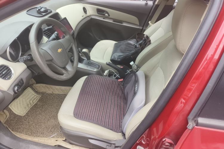 Used Chevrolet Cruze 2015 1.5L Classic SE AT Driver Seat