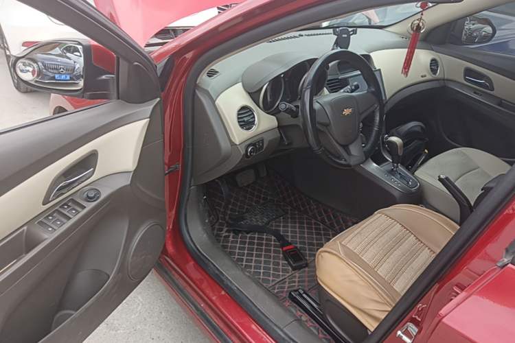 Used Chevrolet Cruze 2015 1.5L Classic SE AT Driver Seat