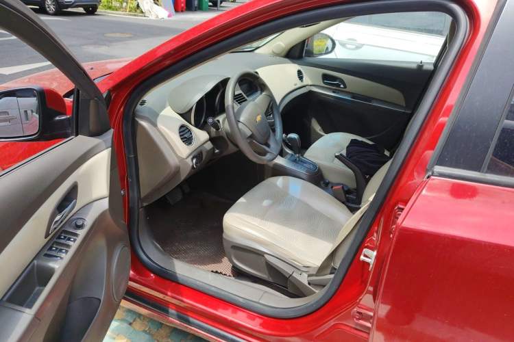 Used Chevrolet Cruze 2015 1.5L Classic SE AT Driver Seat