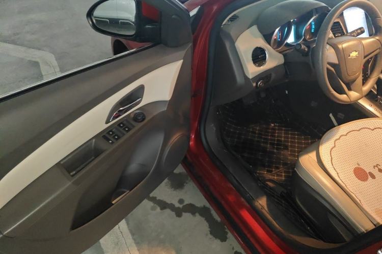 Used Chevrolet Cruze 2015 1.5L Classic SE AT Driver Seat