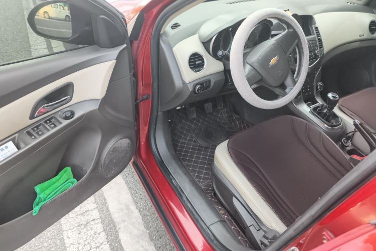 Used Chevrolet Cruze 2015 1.5L Classic SE MT Driver Seat