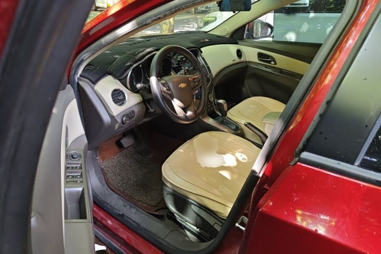 Used Chevrolet Cruze 2015 1.5L Classic SE AT Driver Seat