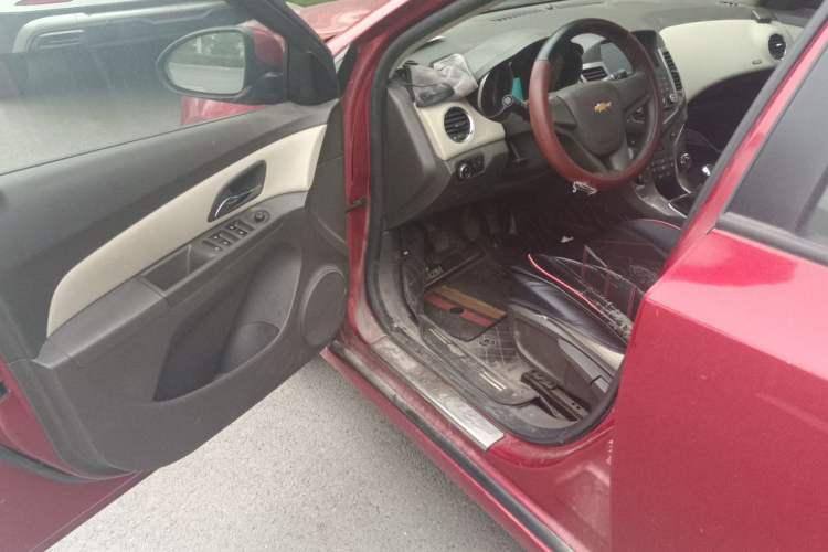 Used Chevrolet Cruze 2015 1.5L Classic SE MT Driver Seat