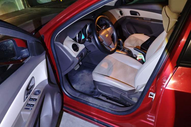 Used Chevrolet Cruze 2015 1.5L Classic SE AT Driver Seat