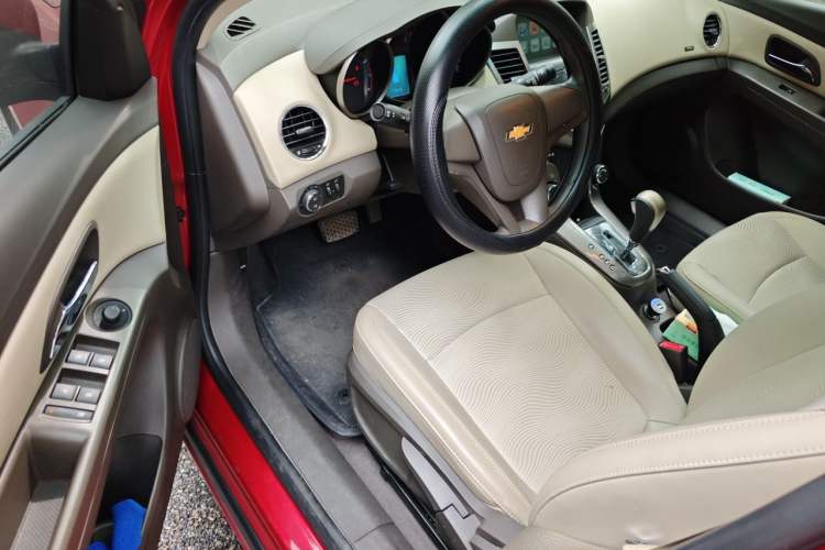 Used Chevrolet Cruze 2015 1.5L Classic SE AT Driver Seat