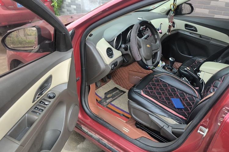 Used Chevrolet Cruze 2015 1.5L Classic SE MT Driver Seat