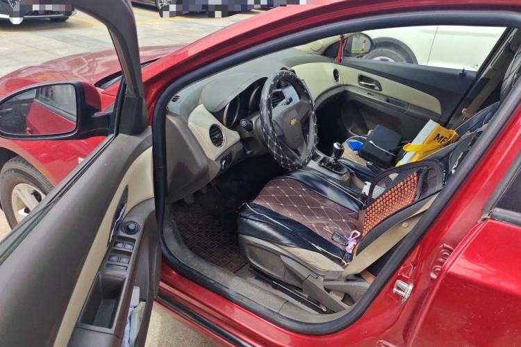 Used Chevrolet Cruze 2015 1.5L Classic SL MT Driver Seat