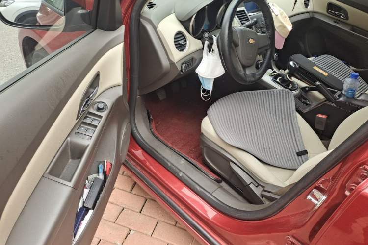 Used Chevrolet Cruze 2015 1.5L Classic SE MT Driver Seat