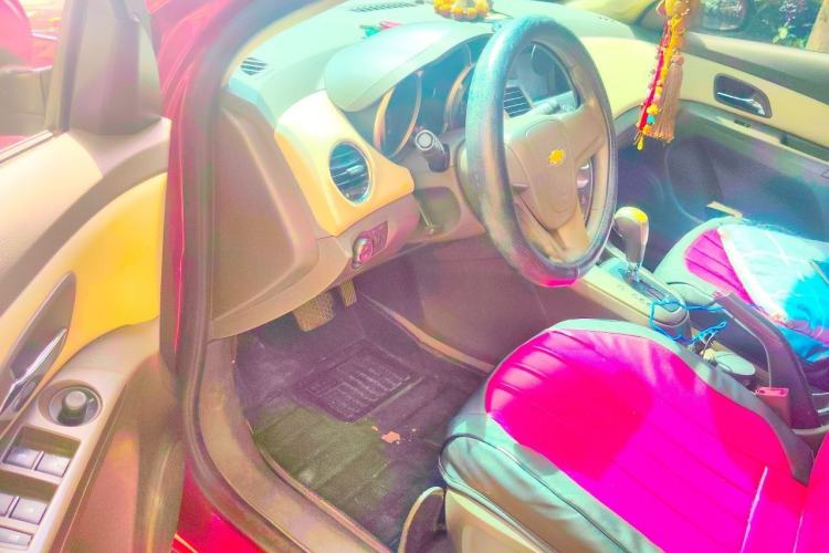 Used Chevrolet Cruze 2015 1.5L Classic SE AT Driver Seat