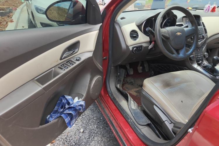 Used Chevrolet Cruze 2015 1.5L Classic SE MT Driver Seat