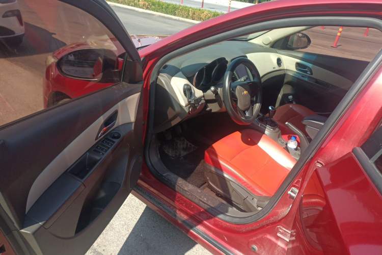 Used Chevrolet Cruze 2015 1.5L Classic SE MT Driver Seat