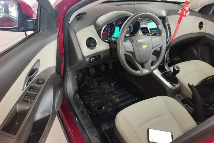 Used Chevrolet Cruze 2015 1.5L Classic SL MT Driver Seat