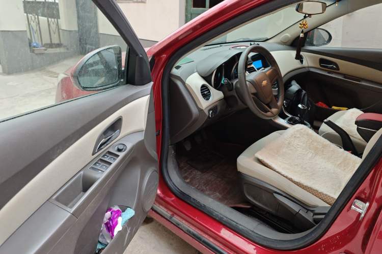Used Chevrolet Cruze 2015 1.5L Classic SL MT Driver Seat