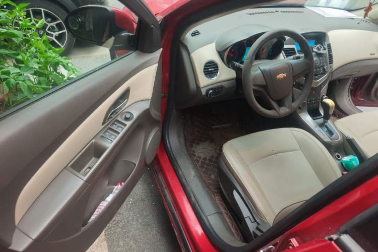 Used Chevrolet Cruze 2015 1.5L Classic SE AT Driver Seat