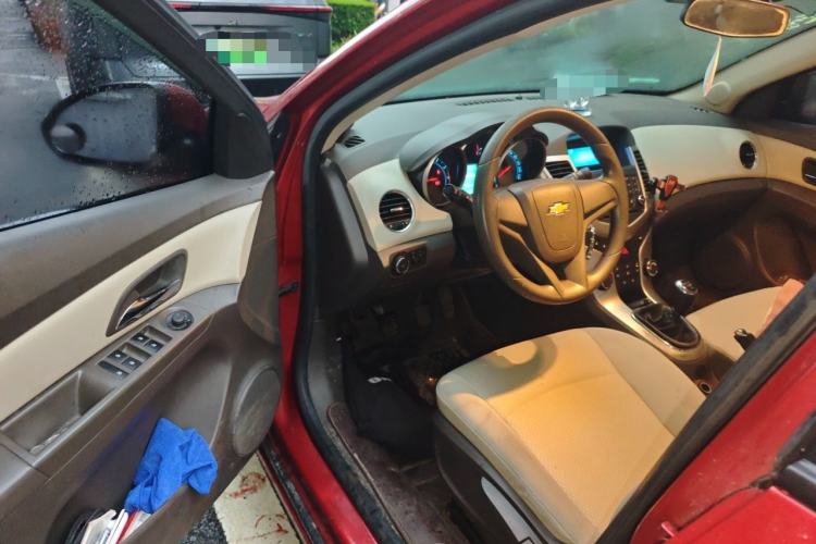 Used Chevrolet Cruze 2015 1.5L Classic SL MT Driver Seat