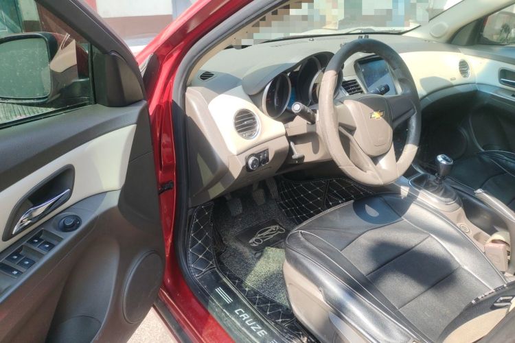Used Chevrolet Cruze 2015 1.5L Classic SE MT Driver Seat