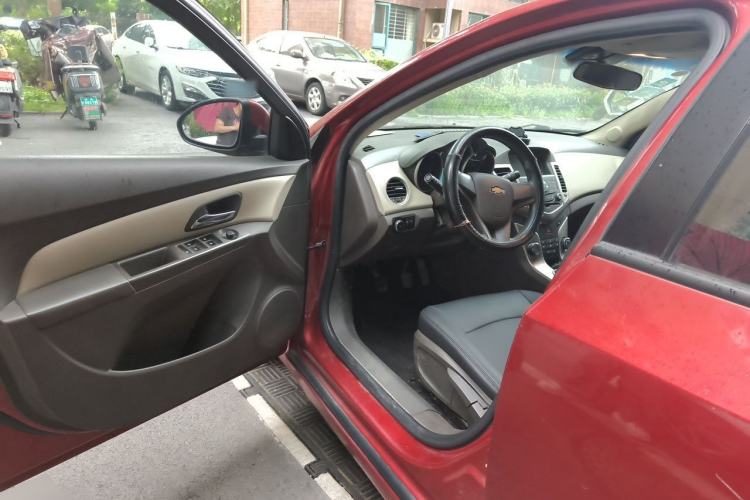 Used Chevrolet Cruze 2015 1.5L Classic SL MT Driver Seat