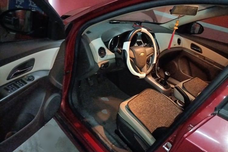 Used Chevrolet Cruze 2015 1.5L Classic SE MT Driver Seat