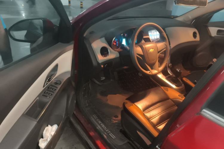 Used Chevrolet Cruze 2015 1.5L Classic SL MT Driver Seat