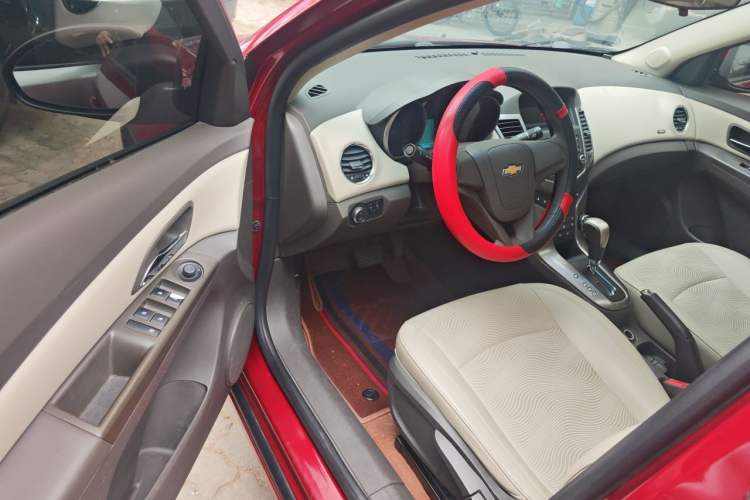 Used Chevrolet Cruze 2015 1.5L Classic SE AT Driver Seat