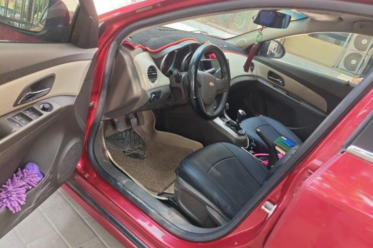 Used Chevrolet Cruze 2015 1.5L Classic SL MT Driver Seat